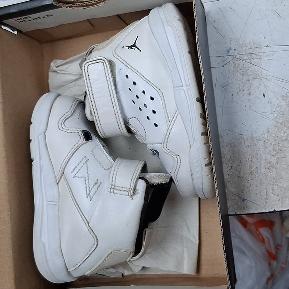 BABY JORDANS - Picture 7 of 8